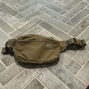 Lululemon Belt Bag Trench